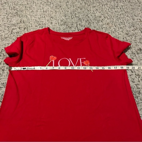 NWT Victoria’s Secret Corron Red “Love” Heart Print Short Sleeve T-Shirt Size S - Picture 7 of 9